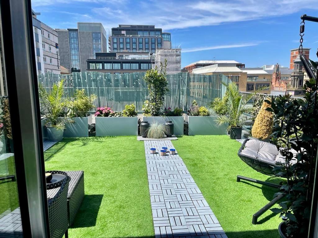 Apartmán Luxury 9Ine Penthouse With Garden & Jacuzzi Birmingham Exteriér fotografie